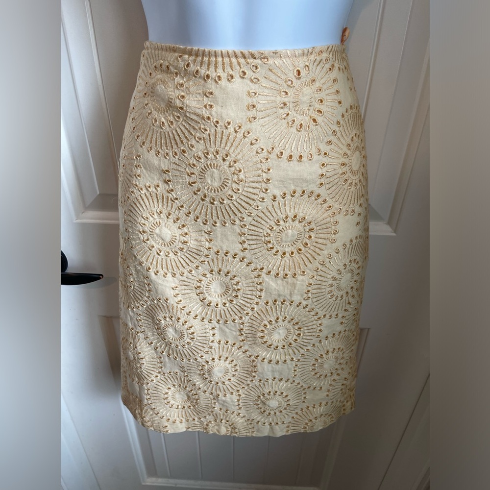 Due per Due 100% Eyelet Linen Lined Pencil
Skirt in Buttercup, Size 6